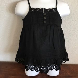 NWOT Adorable black detailed top